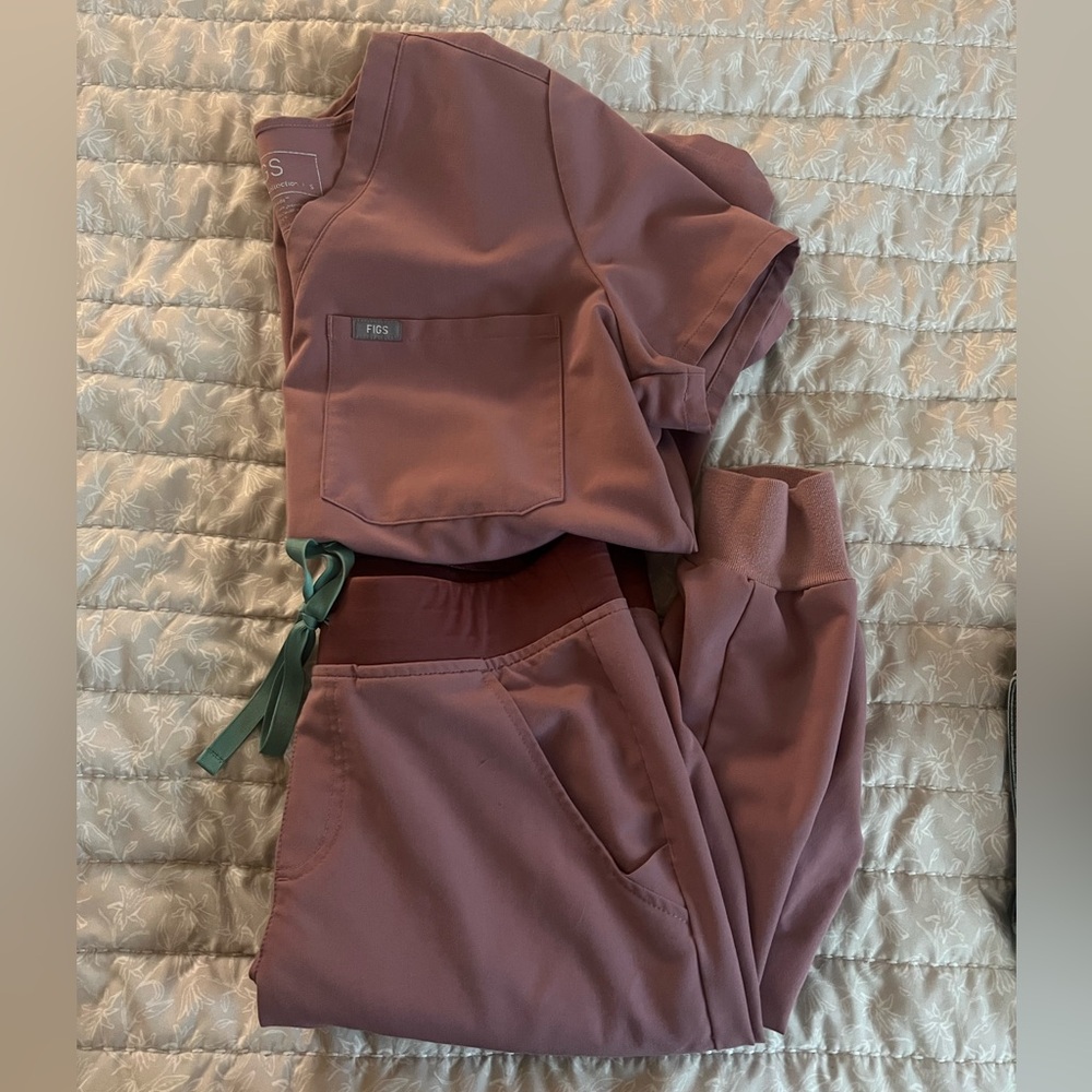 Figs scrubs set